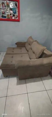 Sofá de dois lugares 