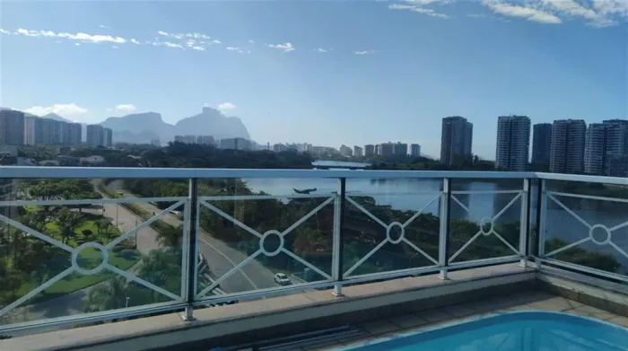"Lac Premier: luxo, conforto e vista exclusiva na Barra da Tijuca."