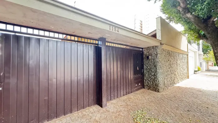 Imóvel Residencial ou Comercial para aluguel e venda possui 268 metros quadrados com 3 qua