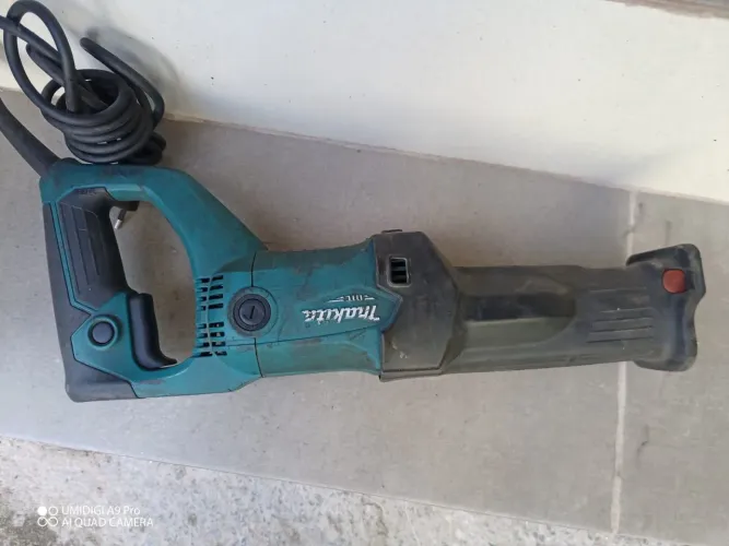 Serra Sabre MAKITA