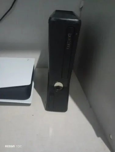 Vendo ou troco Xbox 360 com desbloqueio Aurora com 150 jogos