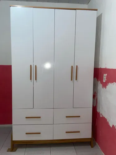 Guarda roupa infantil usado