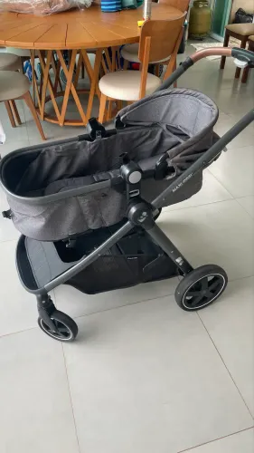 Carrinho de bebê máxi-cosi