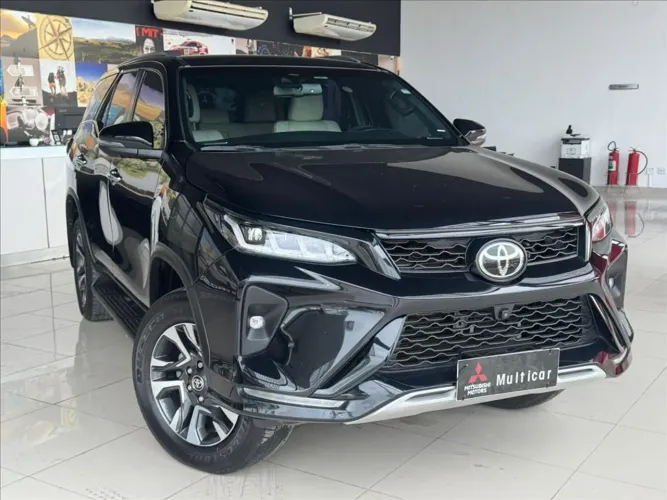 Toyota Hilux SW4 Diamond 2.8 TB 4X4 Die. Aut. 2023