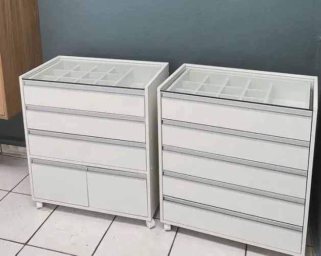 Cômodas Compactas Com Rodízio