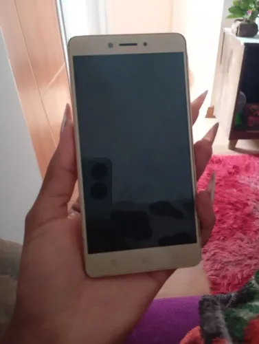 Celular positivo