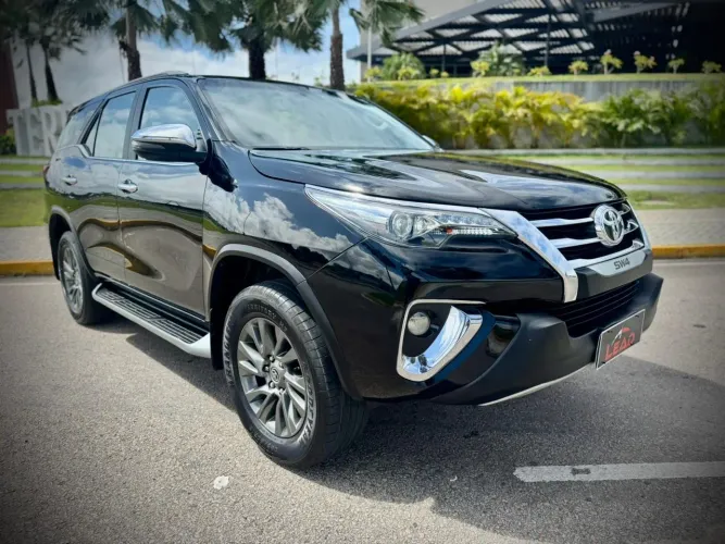 Toyota Hilux SW4 SRX 4X4 2.8 TDI 16V Dies. Aut. 2019
