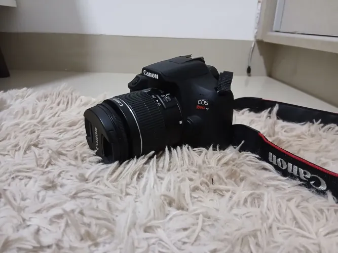 Vendo Câmera Canon EOS REBEL T7
