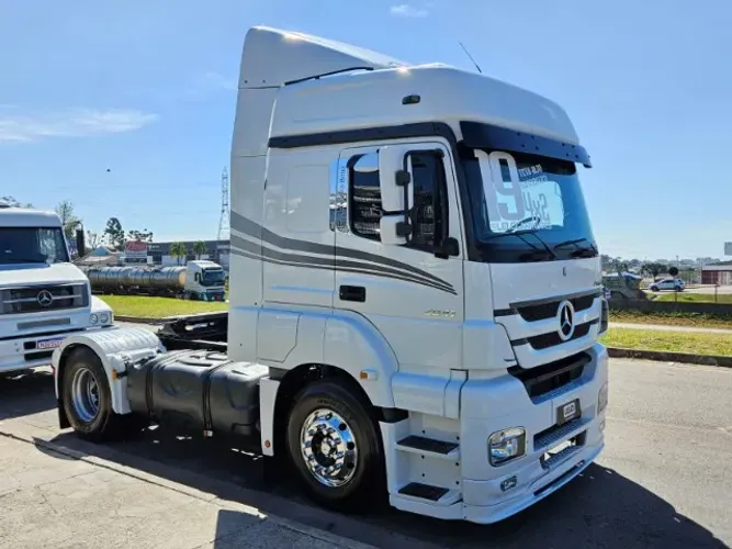 Mb Axor 2041 4x2 Ano 2019 Teto Alto Automático Rodas de Alumínio na Dianteira 