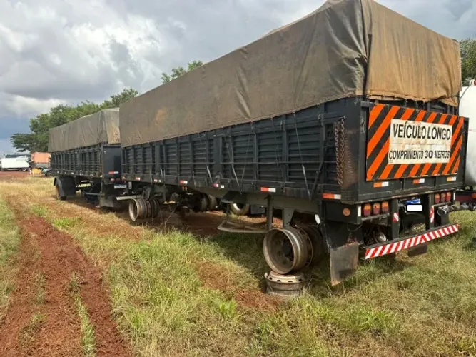 Carreta Rodoviari ano 1985 Graneleiro  comprimento 7.80 cada