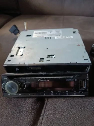 Pioneer som de carro
