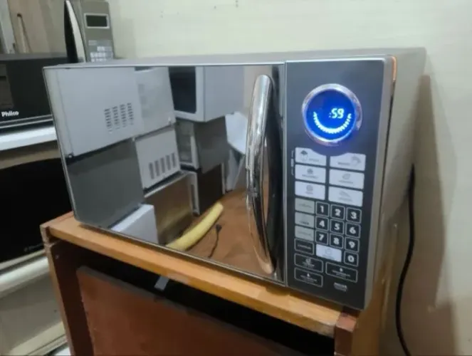 Microondas Philco espelhado 31 litros semi-novo 220V 