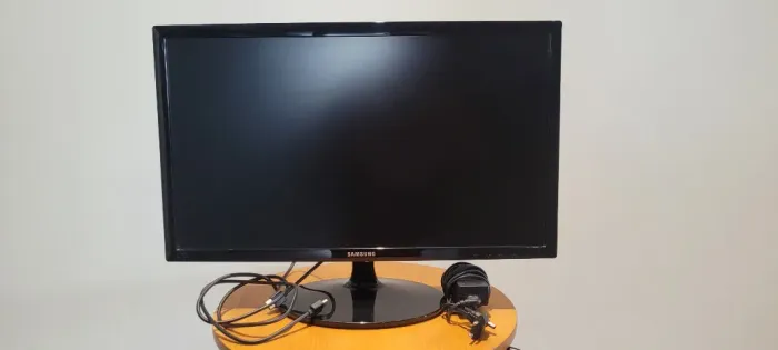 Monitor Gamer Samsung S332h 24`` 75hz 1ms Hdmi/vga (Usado)