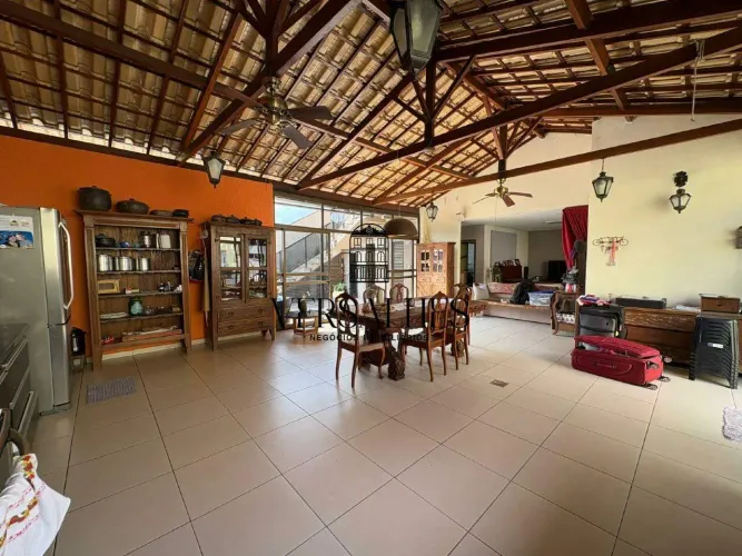 Casa para alugar com 04 quartos, 03 banheiros, 04 vagas de garagem, 450 m² - Bairro Concór