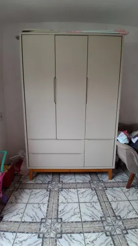 Guarda roupa infantil cor areia