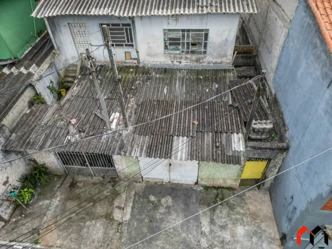 TERRENO COM UMA ÁREA TOTAL 600M²