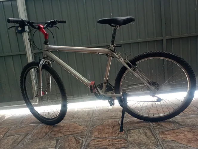 Bicicleta aro 26 em alumínio 