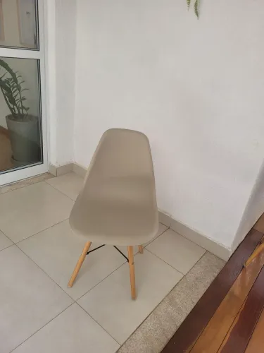 Cadeiras eames cinza