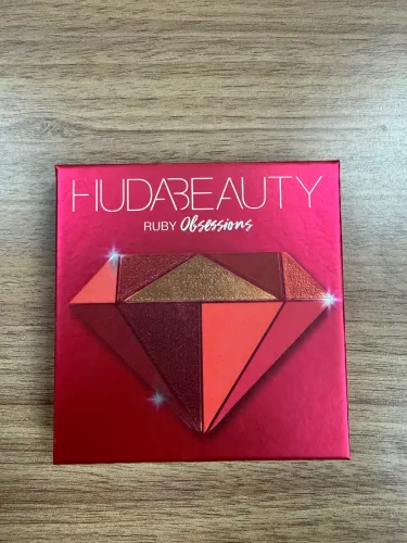 Paleta de Sombras Ruby Huda Mini
