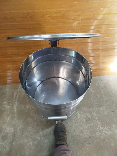 Lixeira de inox 100 litros