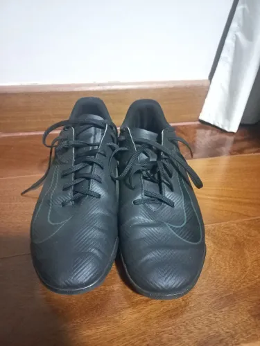 Chuteira Nike Original - Tamanho 40 - Excelente Estado
