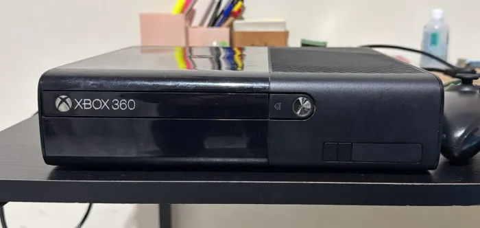 XBOX 360 SUPER SLIM