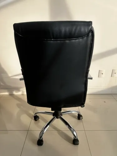 CADEIRA ESCRITÓRIO GIRATÓRIA