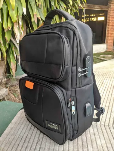 Mochila impermeável antifurto com espaço para notebook 