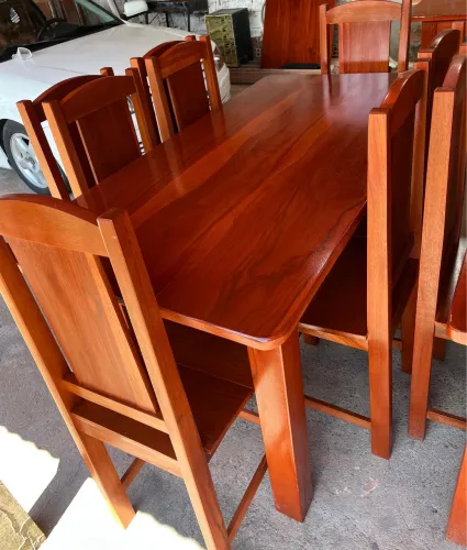 Mesa de jantar com 6 cadeiras 