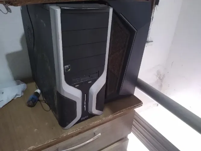 2 Gabinetes + CPU AMD Sempron | Leia a descrição