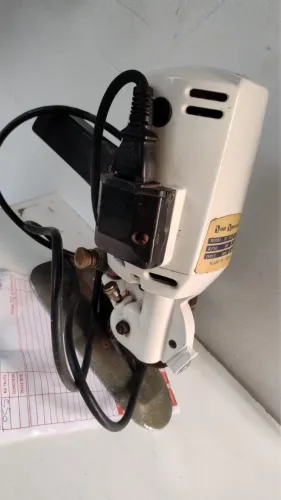 Máquina de corte de 4? TECIDOS