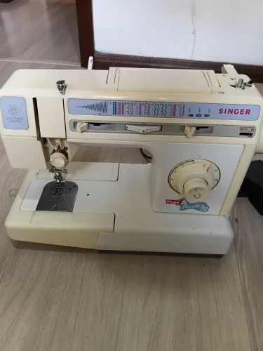 Máquina de costura singer 18