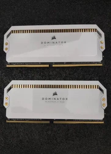 Memória RAM Corsair Dominator Platinum RGB White 32GB (2x16GB) DDR4 3200MHz CL16