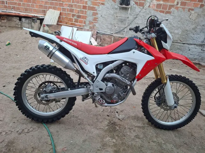 Vende-se ou troco