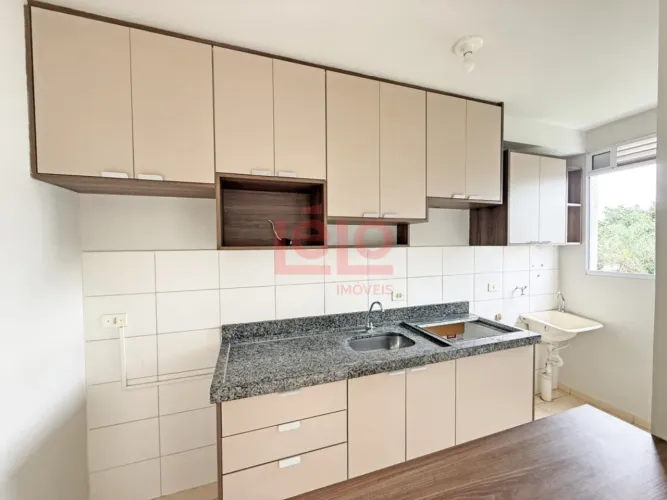 Apartamento de 2 quartos para alugar no Jardim Alvorada em Maringá com cozinha planejada e