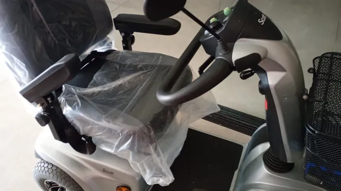 estou vendendo moto eletrica usada duas vezes