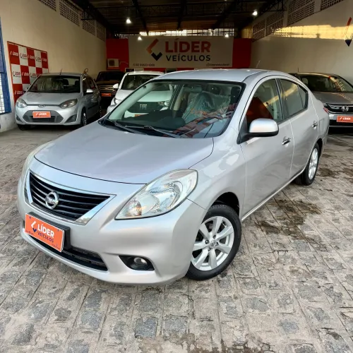 Nissan Versa SL 1.6 16V Flex Fuel 4P Mec. 2014