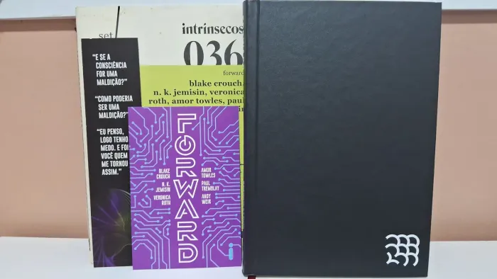 Forward (capa dura) - Ed. Intrínseca