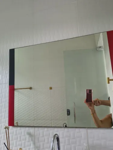 Deixe seu banheiro um luxo com esse lindo conjunto de espelho e pia