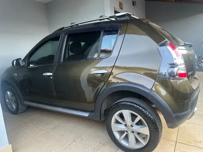 Renault Sandero Stepway Hi-power 1.6 8V 5P 2013