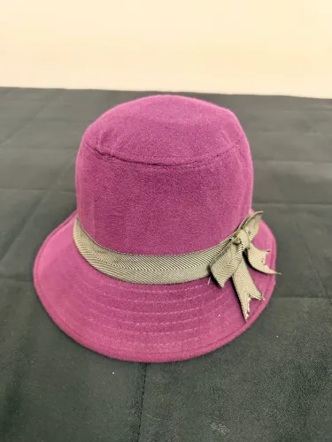 Chapéu feminino de feltro