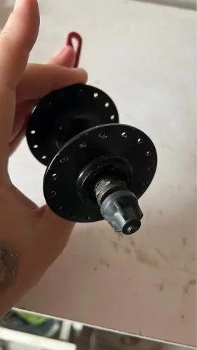 Cubo com entrada para freio a disco