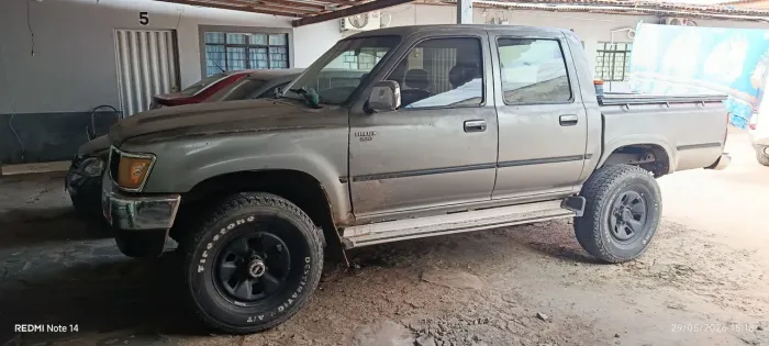 Toyota Hilux CD SR5 4X4 2.8 Diesel 2000