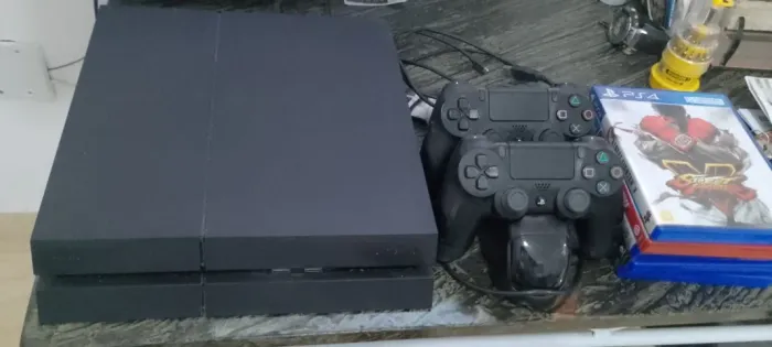 Vídeo game PS4 muito novo