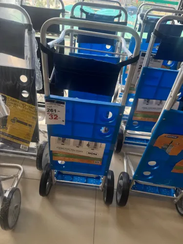 Carrinho de praia com porta cooler e porta cadeira 