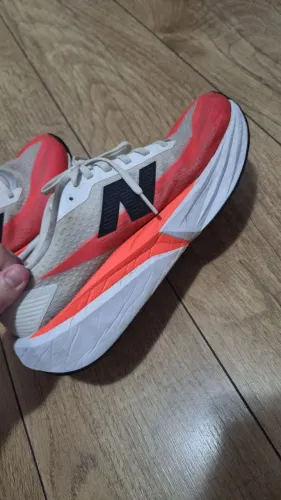 Tenis de corrida new balance Rebel Fuelcell rebel v5 (tam 41)