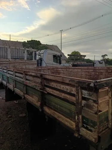 CARROCERIA DE CAMINHAO 