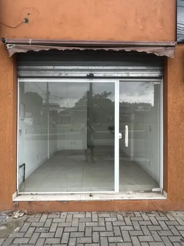 ALUGAM-SE LOJA EM PEDRA DE GUARATIBA