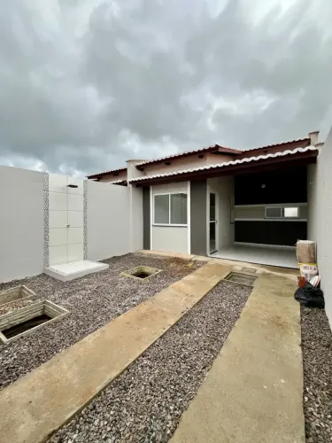 Imóvel para venda possui 81 metros quadrados com 2 quartos em Barrocão - Itaitinga - CE
