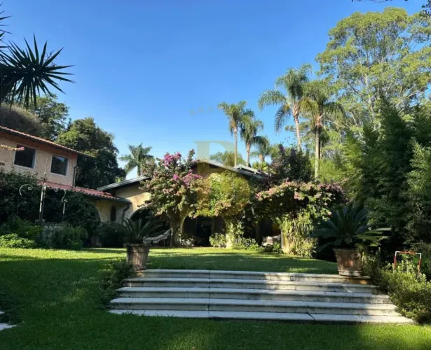 Casa Exclusiva na Chácara Flora com Quadra de Tênis e Mata Atlântica